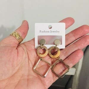 Fashion jewelry wood and golden dangle earrings